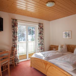 Zimmer mit Queensize-Bett
